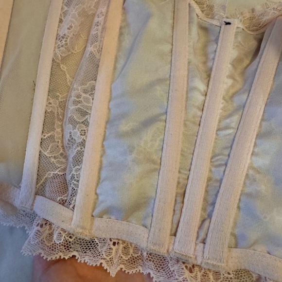 Victoria’s Secret Lace Corset - Picture 6 of 7
